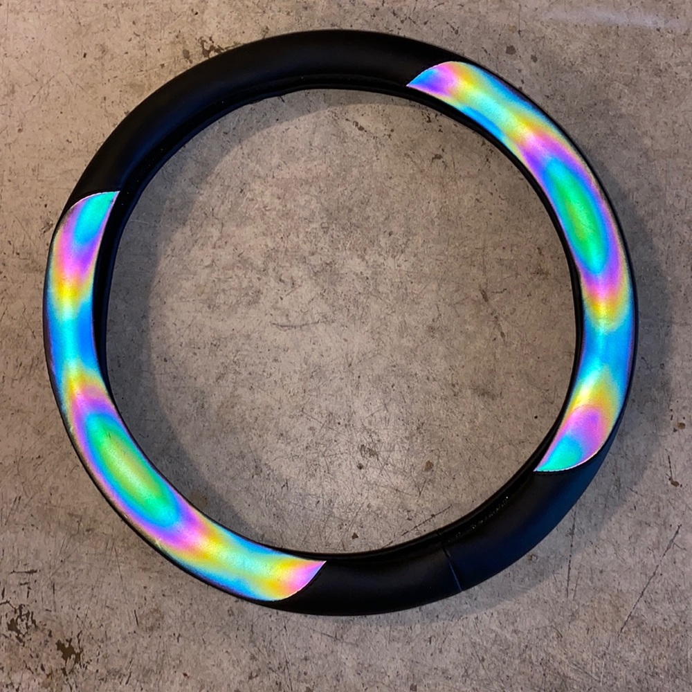 Steering wheel cover